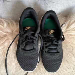 Nike Women’s Black Mesh Tennis shoes